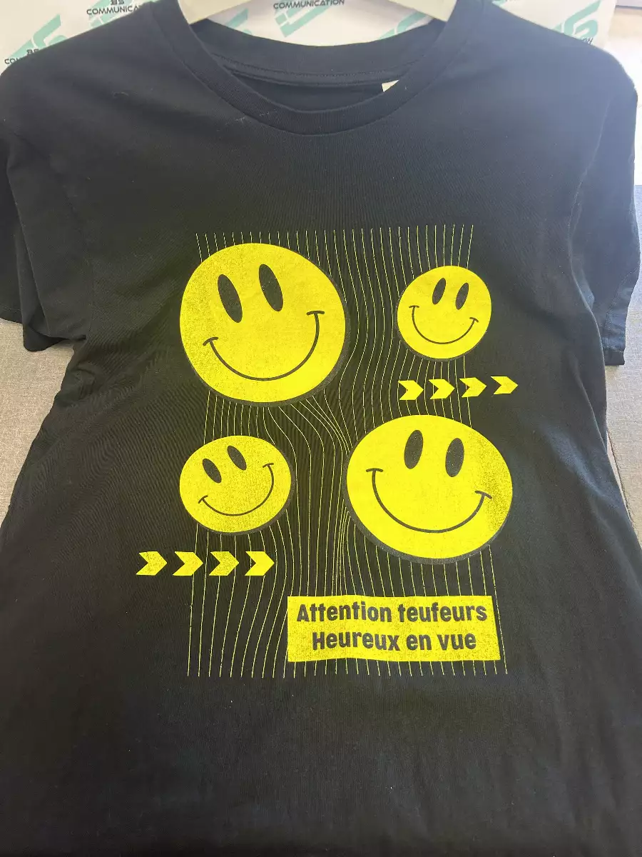 Tee - shirt ( Attention teufeur Heureux)